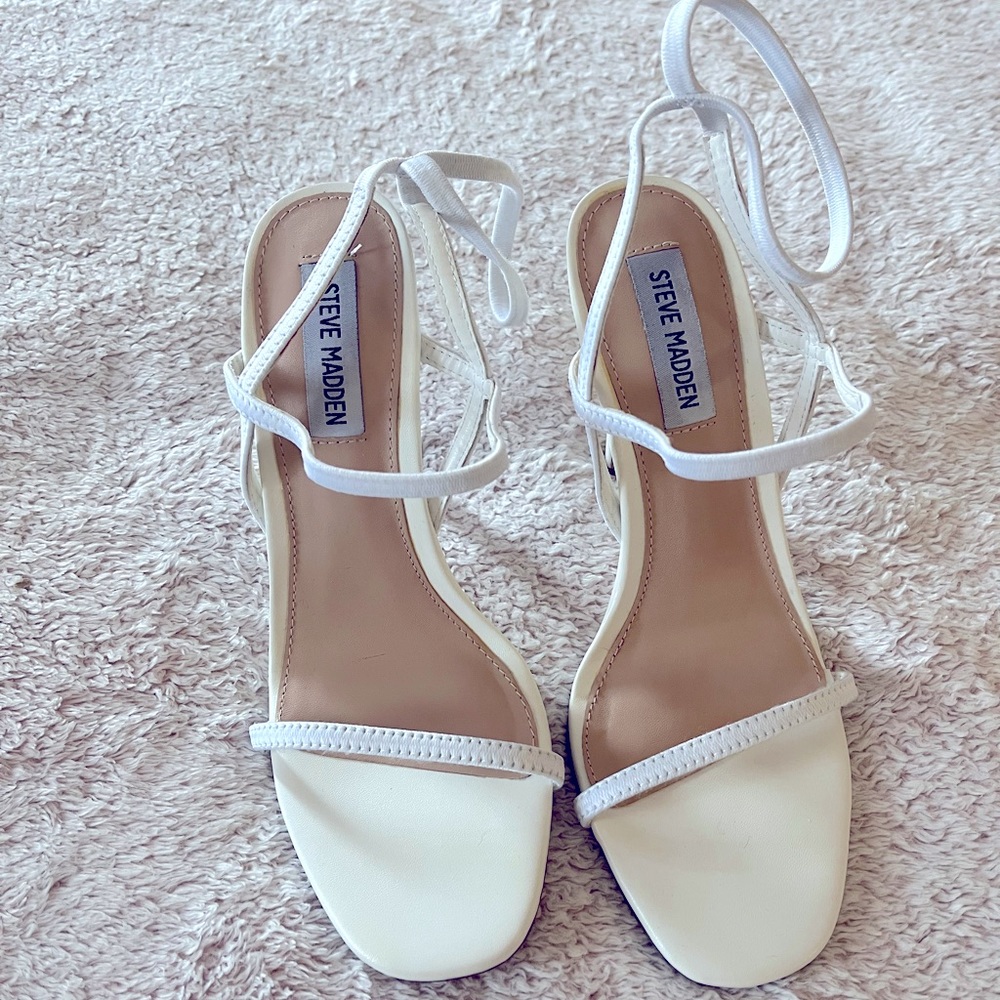 White Steve Madden hells size 7.5